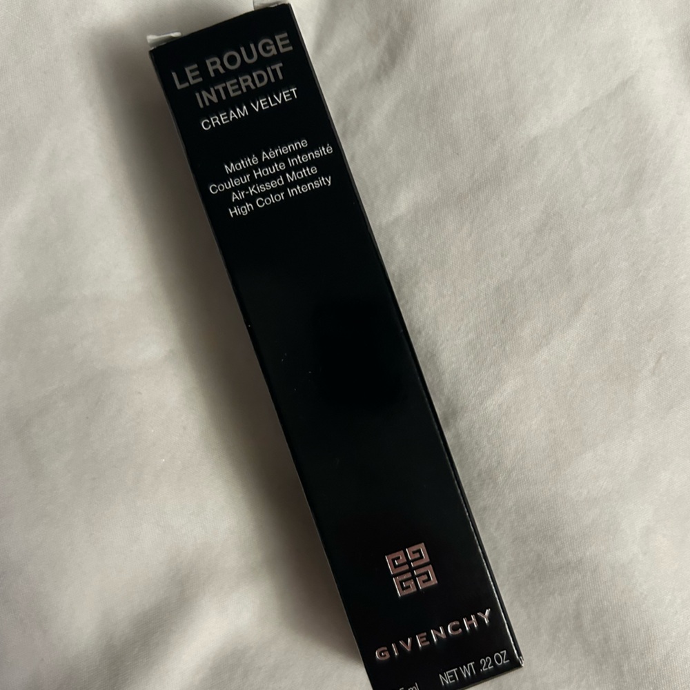 Givenchy LE ROUGE INTERDIT CREAM VELVET #15